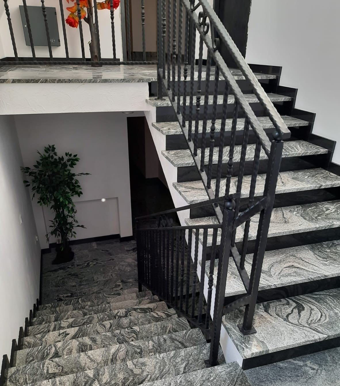 Schody z kamienia naturalnego Manistone